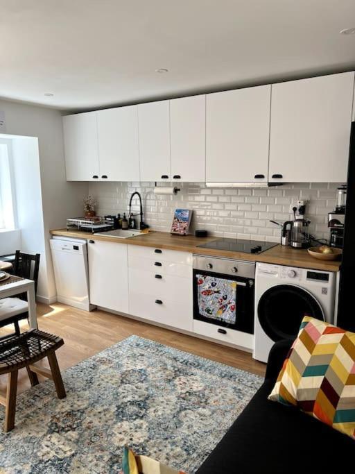 Luxury Artistic Digital Nomad Getaway W/ Terrace Apartman Lisboa Kültér fotó