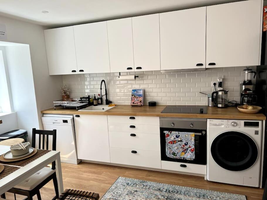 Luxury Artistic Digital Nomad Getaway W/ Terrace Apartman Lisboa Kültér fotó