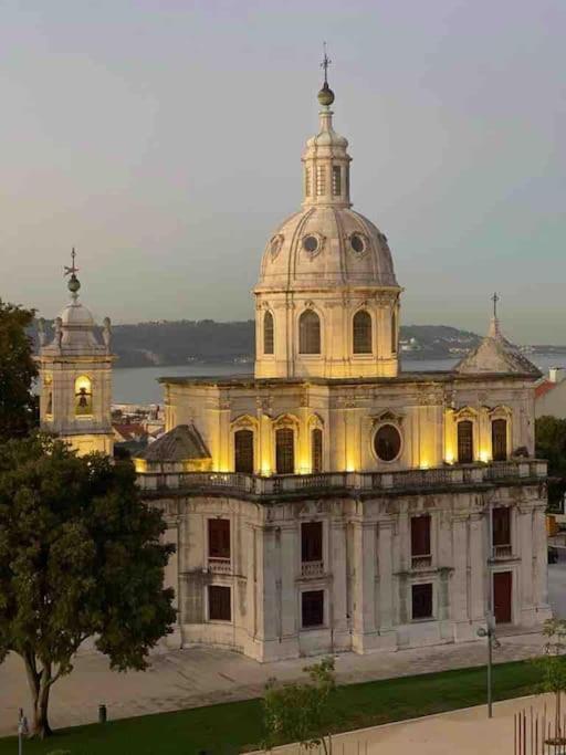 Luxury Artistic Digital Nomad Getaway W/ Terrace Apartman Lisboa Kültér fotó