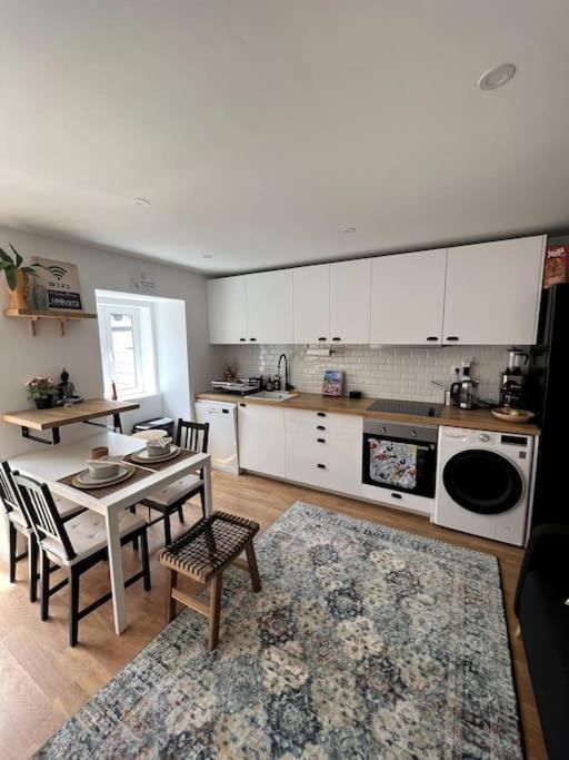 Luxury Artistic Digital Nomad Getaway W/ Terrace Apartman Lisboa Kültér fotó