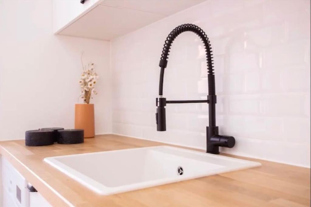 Luxury Artistic Digital Nomad Getaway W/ Terrace Apartman Lisboa Kültér fotó